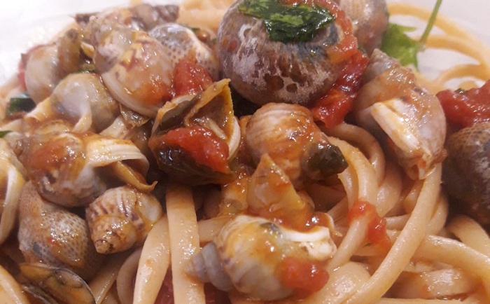 Linguine con lumache di mare