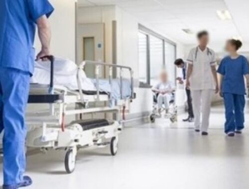Allarme contagi tra gli infermieri, lo dice il report di Nursing Up: “Se ne ammalano 300 al giorno”